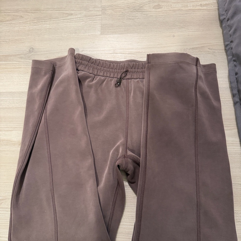 Lululemon softstreme high rise pant in espresso size 6 - Picture 5 of 5